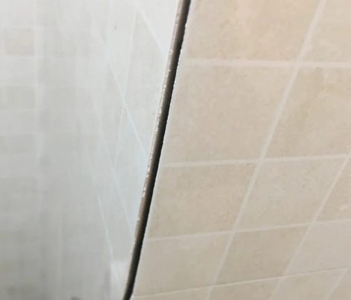 乐东瓷砖空鼓维修公司分享阳台瓷砖脱落的修复过程可以分为以下几个步骤